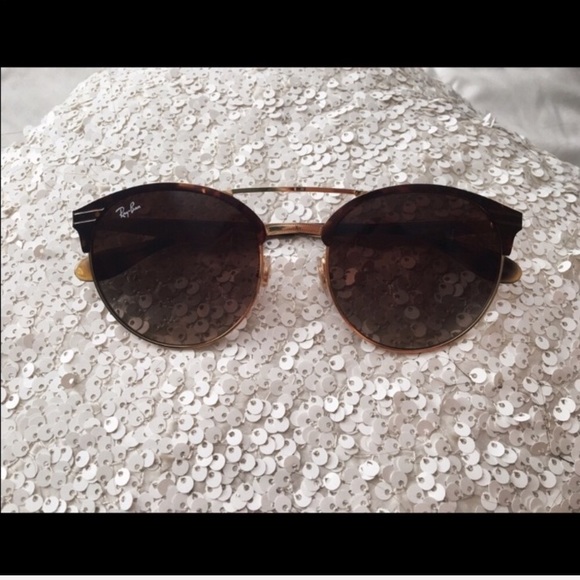 RayBan Sunglasses - Picture 2 of 3